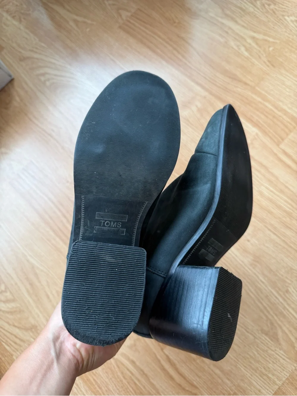 Toms classic black